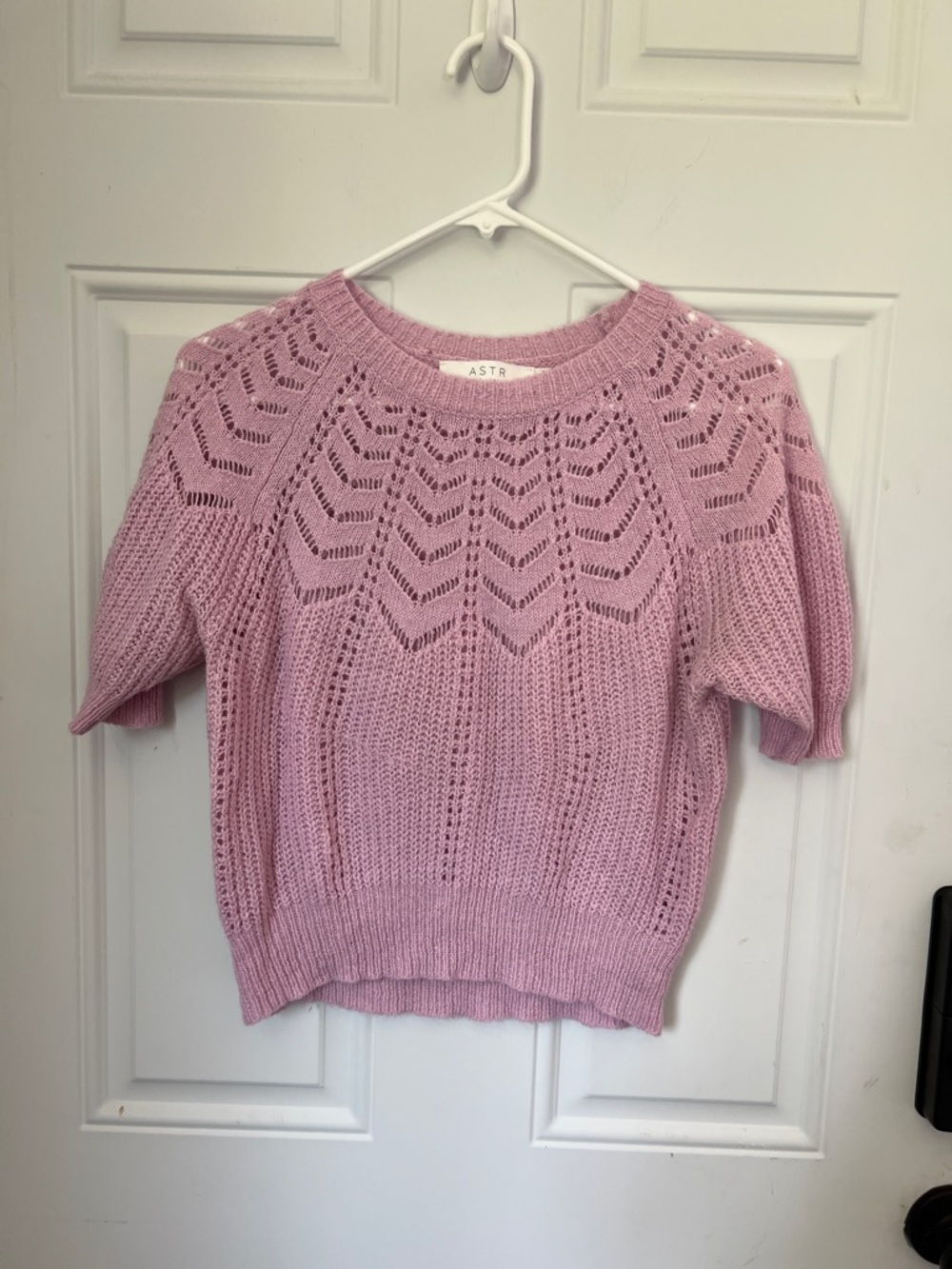 ASTR Pink Lace-Knit Short Sleeve Crew Neck Sweater